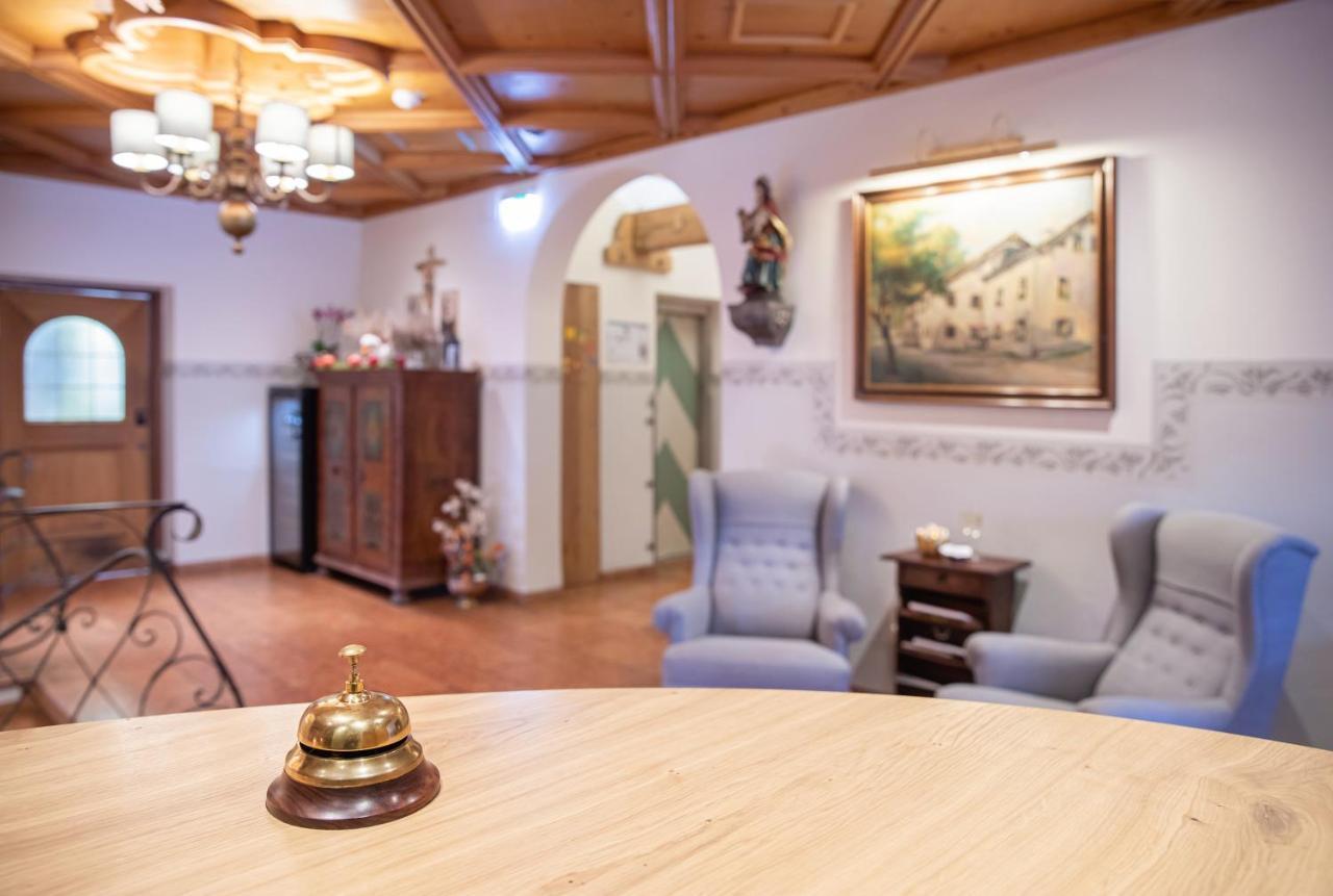 Hotel Gasthof Zum Kirchenwirt พุค ไบ ฮัลไลน์ ภายนอก รูปภาพ