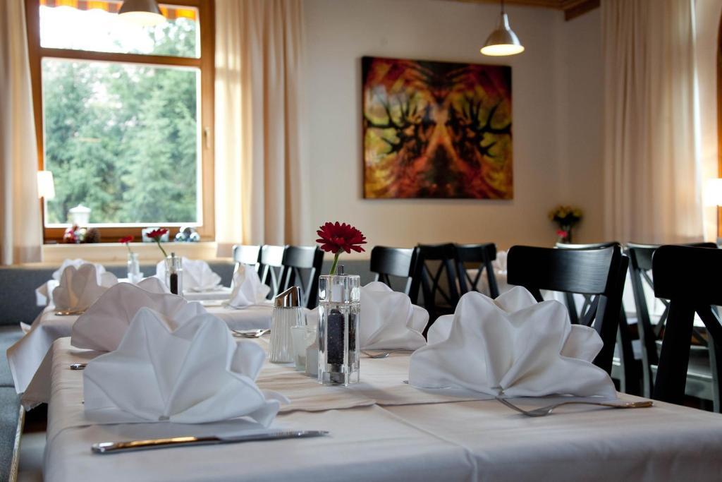 Hotel Gasthof Zum Kirchenwirt พุค ไบ ฮัลไลน์ ภายนอก รูปภาพ