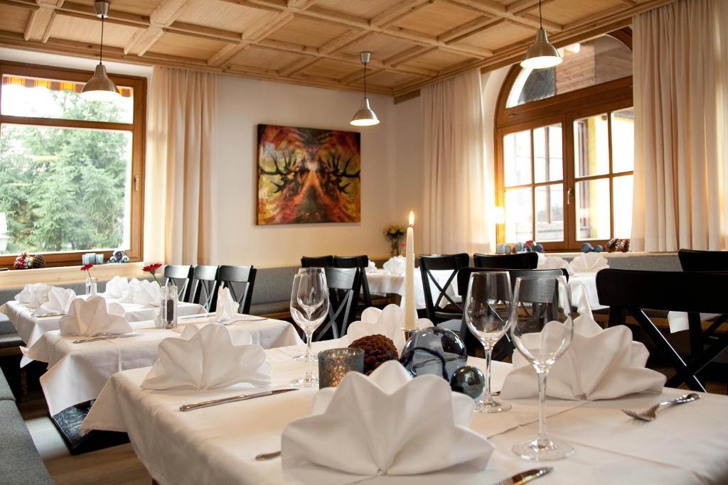 Hotel Gasthof Zum Kirchenwirt พุค ไบ ฮัลไลน์ ภายนอก รูปภาพ