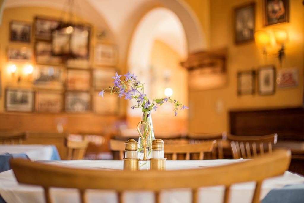 Hotel Gasthof Zum Kirchenwirt พุค ไบ ฮัลไลน์ ภายนอก รูปภาพ