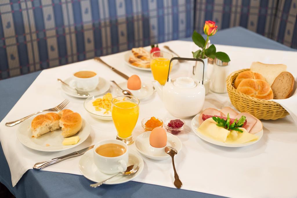 Hotel Gasthof Zum Kirchenwirt พุค ไบ ฮัลไลน์ ภายนอก รูปภาพ