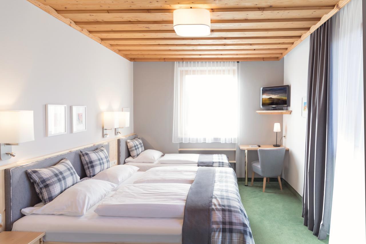 Hotel Gasthof Zum Kirchenwirt พุค ไบ ฮัลไลน์ ภายนอก รูปภาพ
