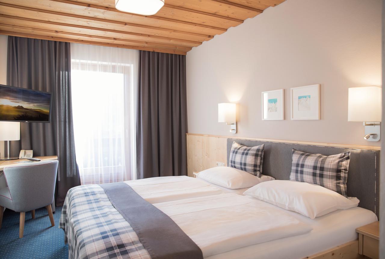 Hotel Gasthof Zum Kirchenwirt พุค ไบ ฮัลไลน์ ภายนอก รูปภาพ