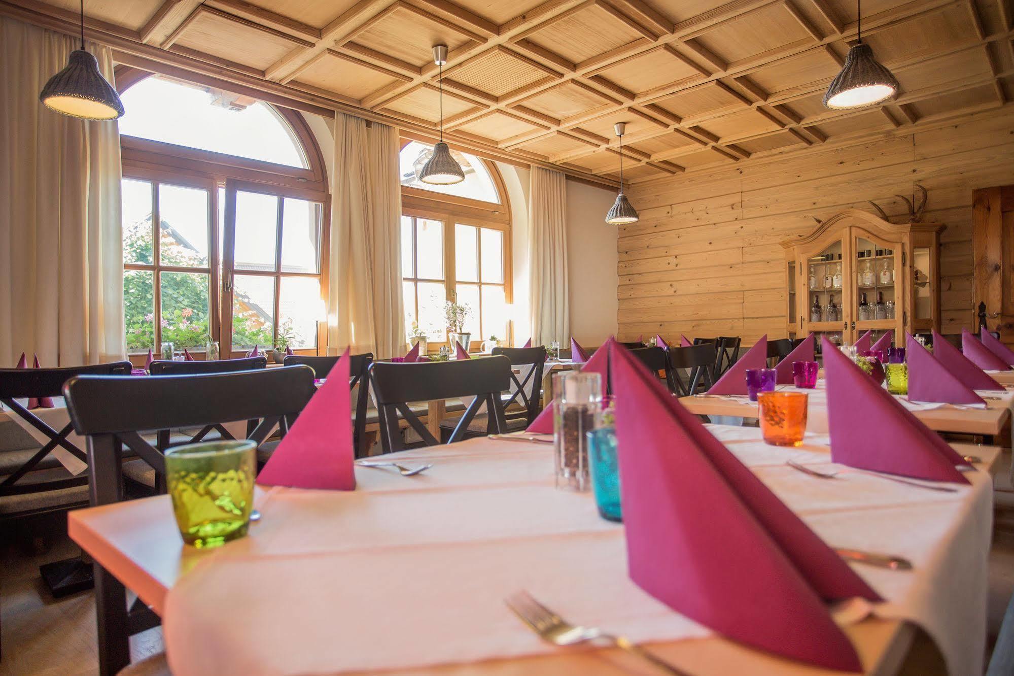 Hotel Gasthof Zum Kirchenwirt พุค ไบ ฮัลไลน์ ภายนอก รูปภาพ